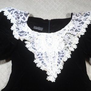 Vintage Cachet by Bari Protas Size 8 Short Sleeve Black Velvet Lace Collar Dress